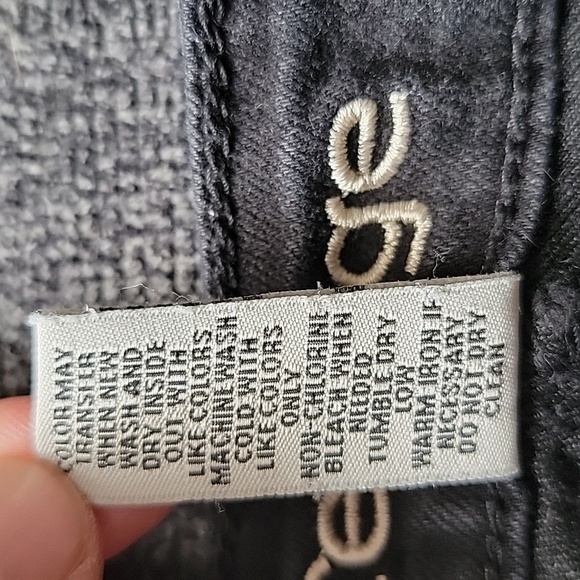 3 for $15 item🎉Refuge Women's Black Denim Shorts - Picture 4 of 6